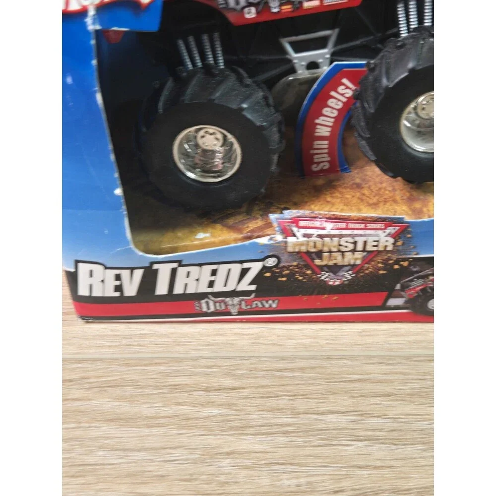 2007  HOT WHEELS MONSTER JAM OUTLAW TRUCK SERIES NIB